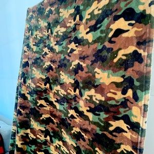 Camo fleece blanket